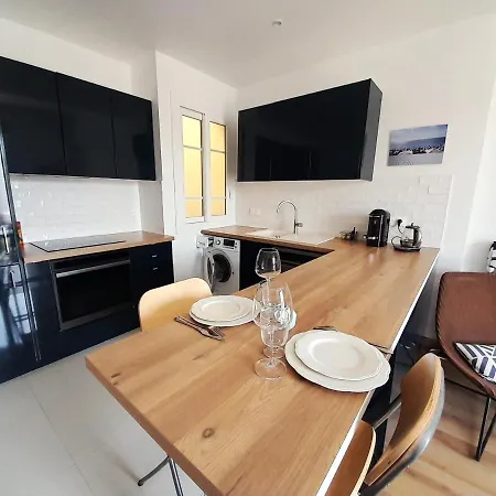 - Close To The Sea Daire Nice